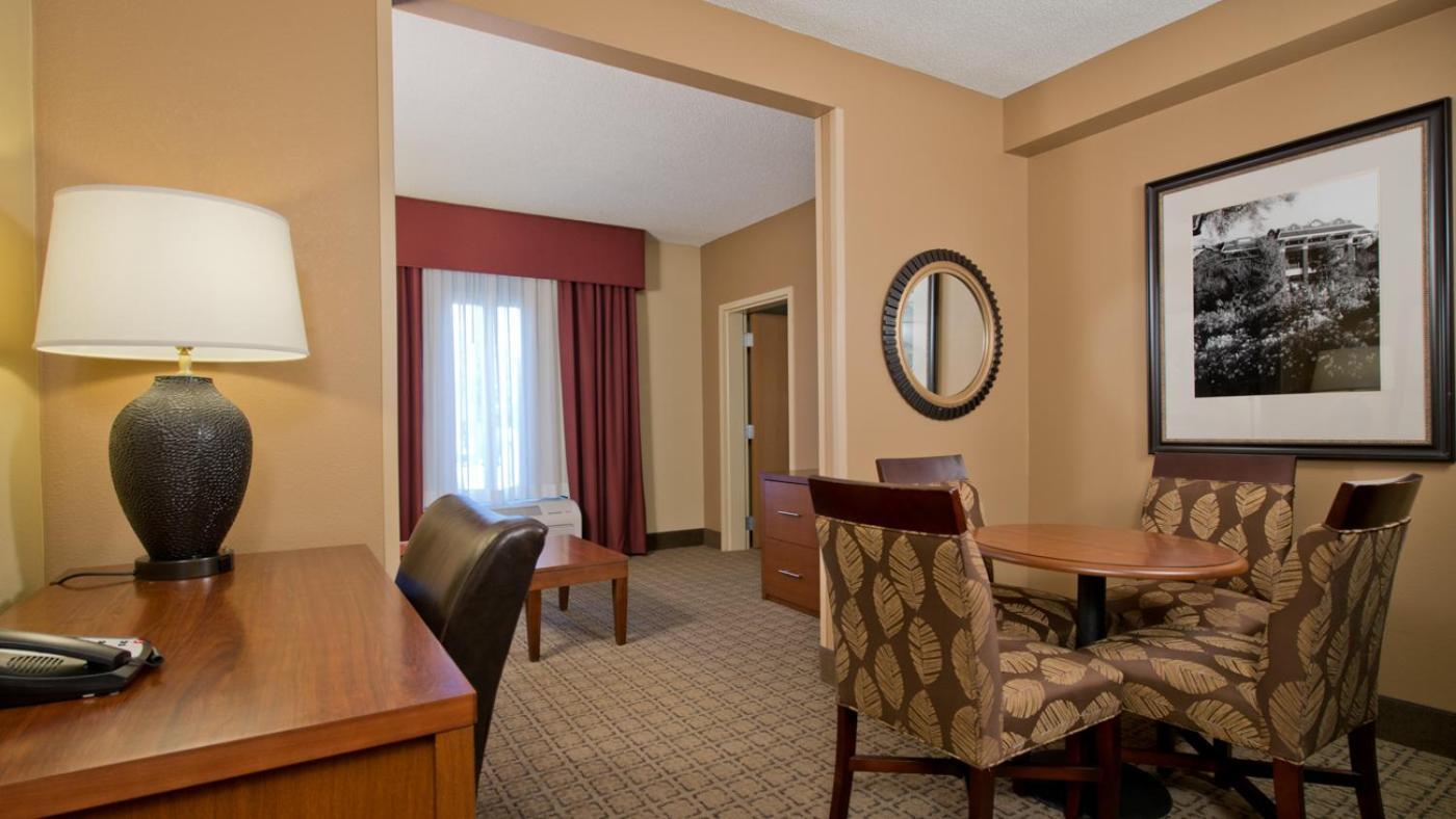 Russell Inn And Suites Starkville Eksteriør bilde
