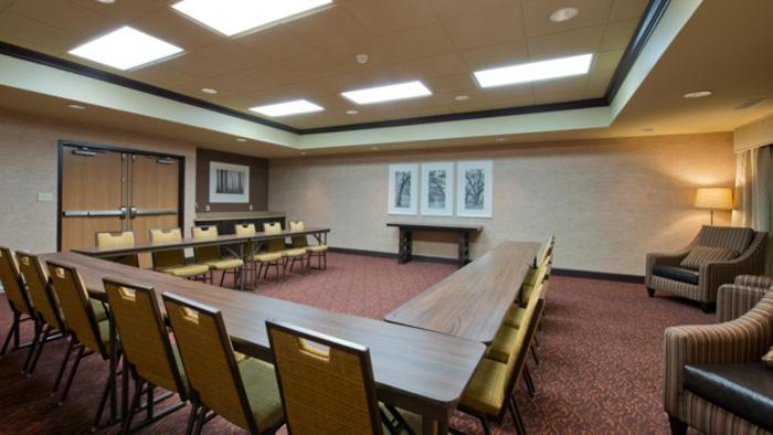 Russell Inn And Suites Starkville Eksteriør bilde